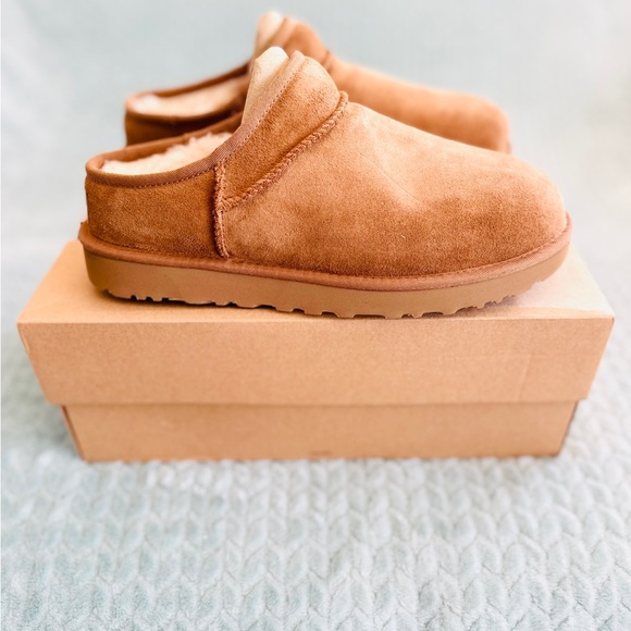 UGG Tan Suede Women's Shoes - Picture 10 of 11